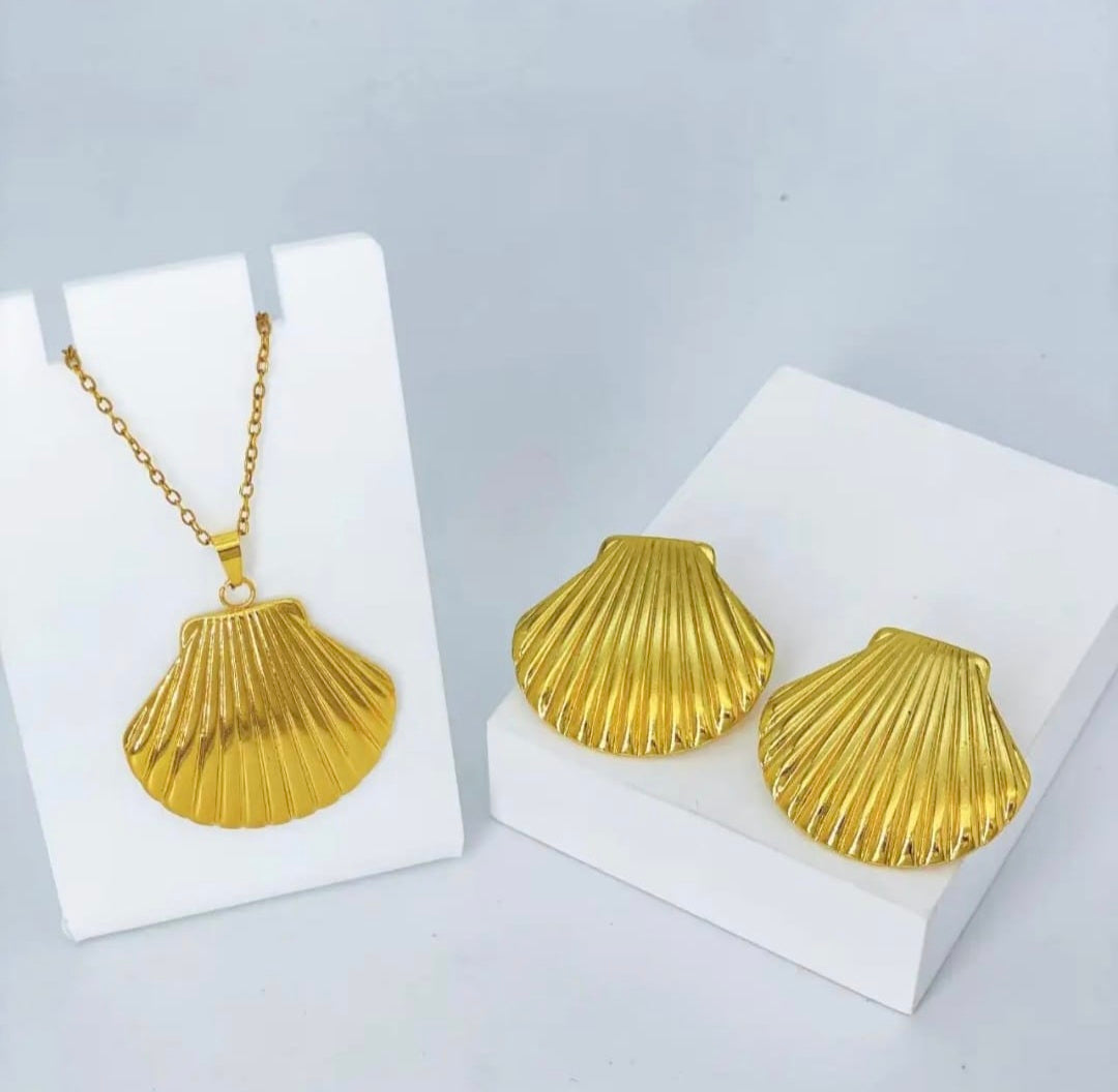 Shell Necklace Set
