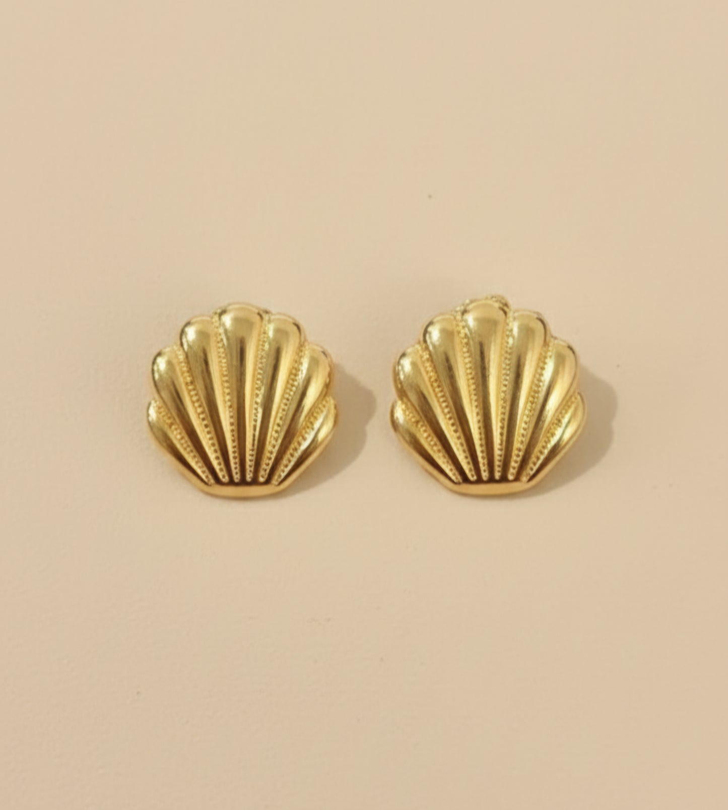 Solara Shell Studs